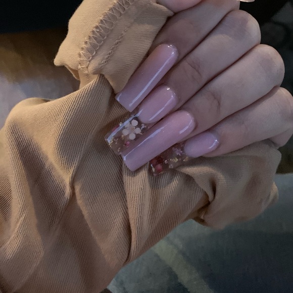 Meet your Posher, Ashley - Picture 1 of 1